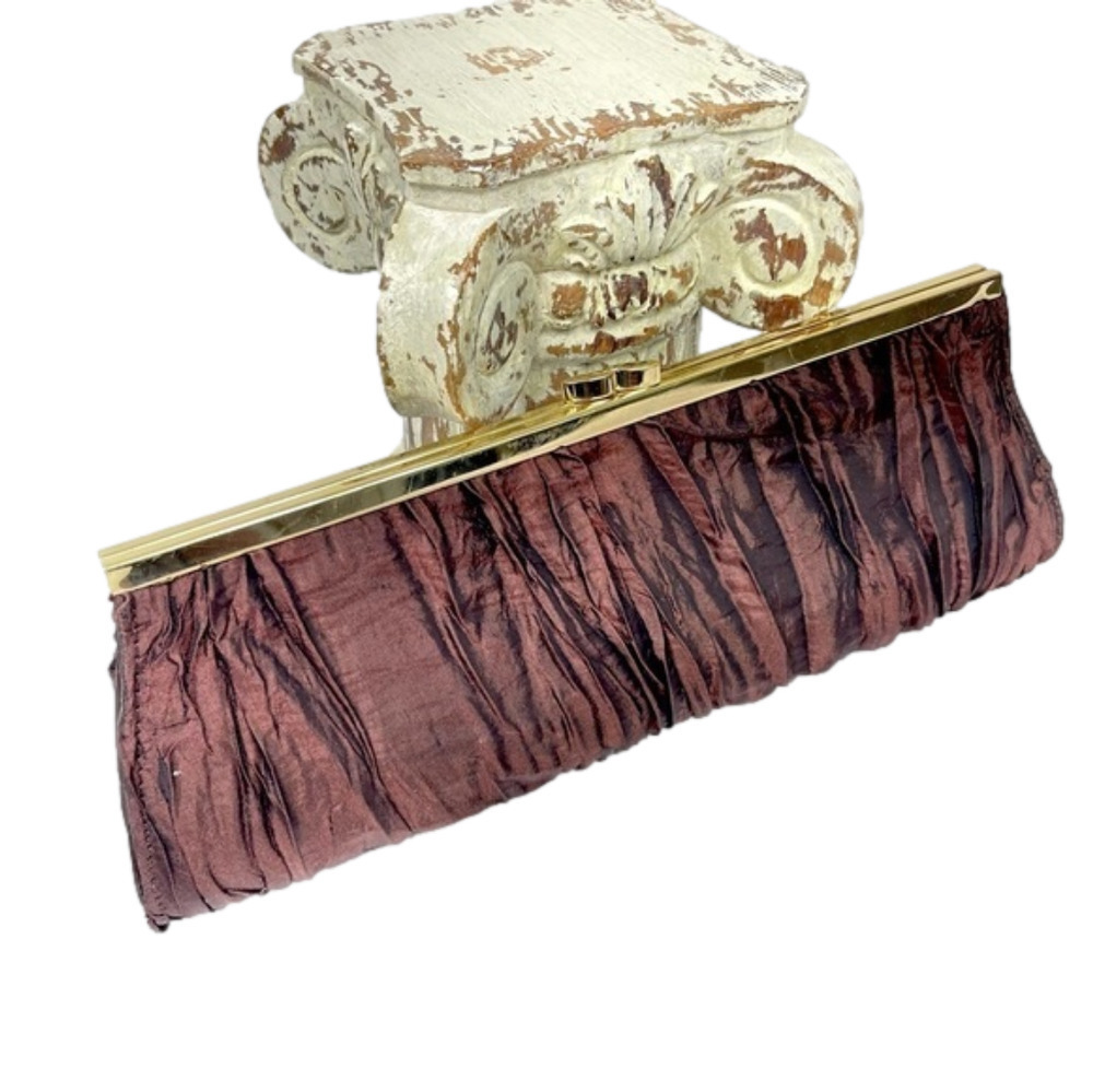 𝅺BROWN and Gold Taffeta Clutch